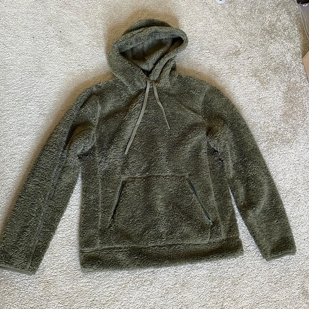 New vineyard vines Sherpa hoodie, size extra small